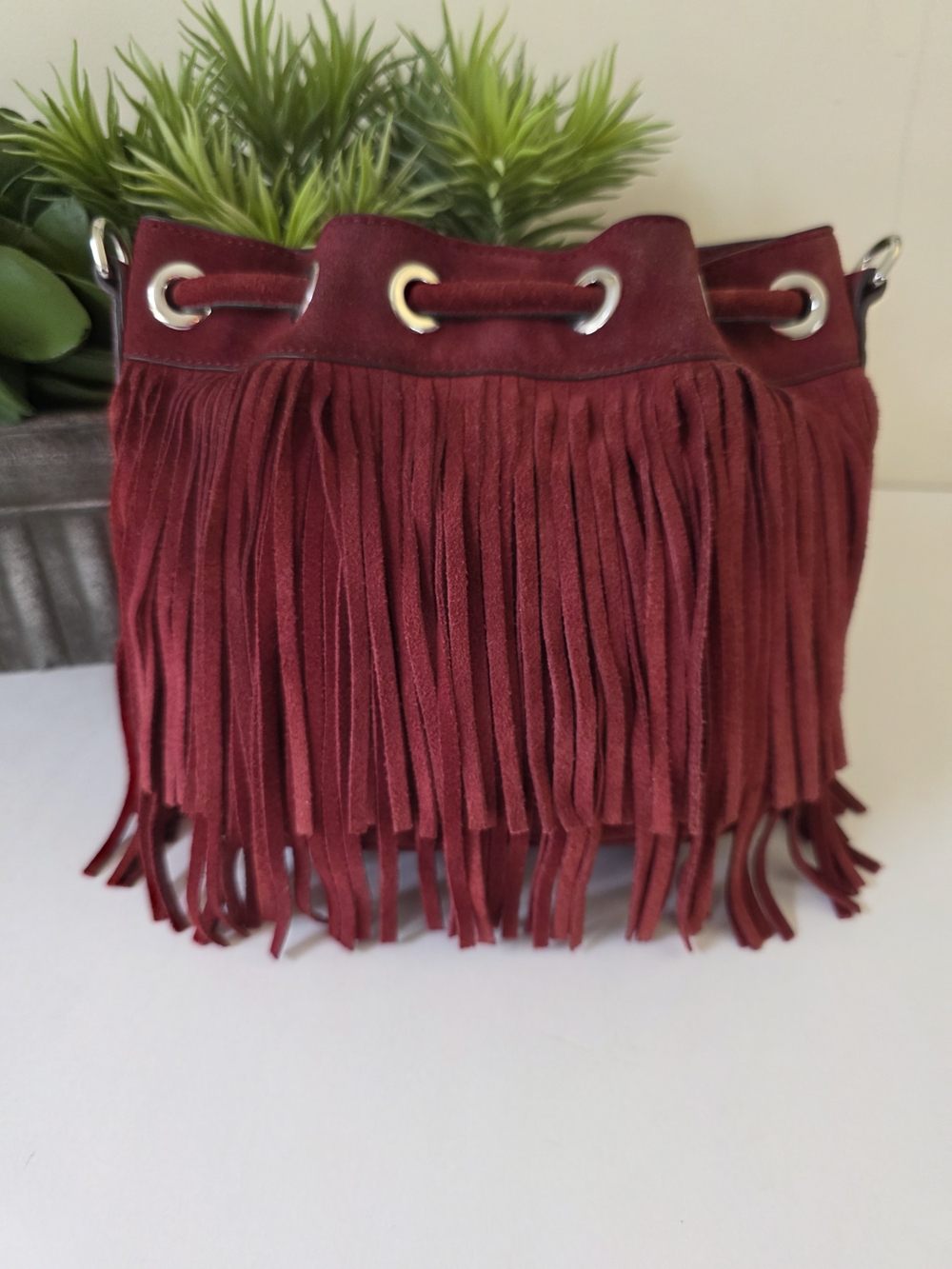 Rebecca Minkoff Fiona Mini Burgandy Suede Fringe Bucket Croasbody Bag - Picture 3 of 11